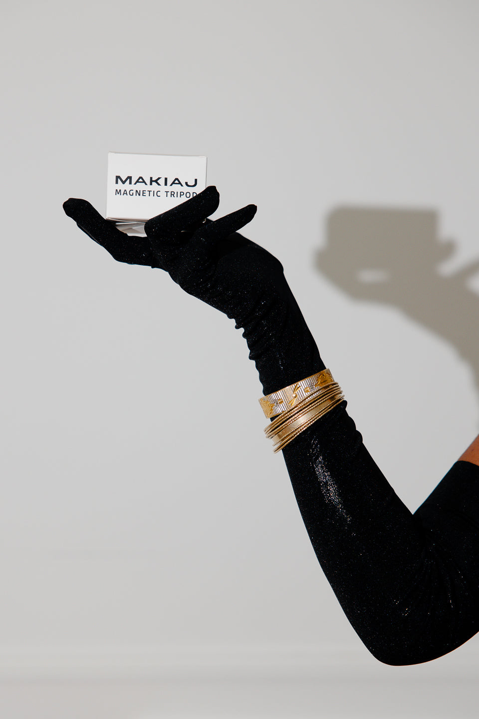 MAKIAJ MAGNETIC TRIPOD: YOUR CREATIVE COMPANION ANYWHERE(LIMITED EDITION)
