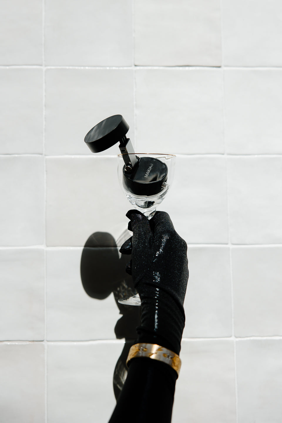 MAKIAJ MAGNETIC TRIPOD: YOUR CREATIVE COMPANION ANYWHERE(LIMITED EDITION)