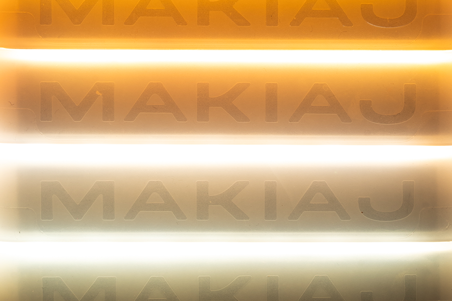 THE MAKIAJ MINI LIGHT