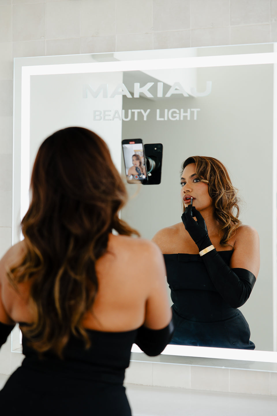 MAKIAJ MAGNETIC TRIPOD: YOUR CREATIVE COMPANION ANYWHERE(LIMITED EDITION)